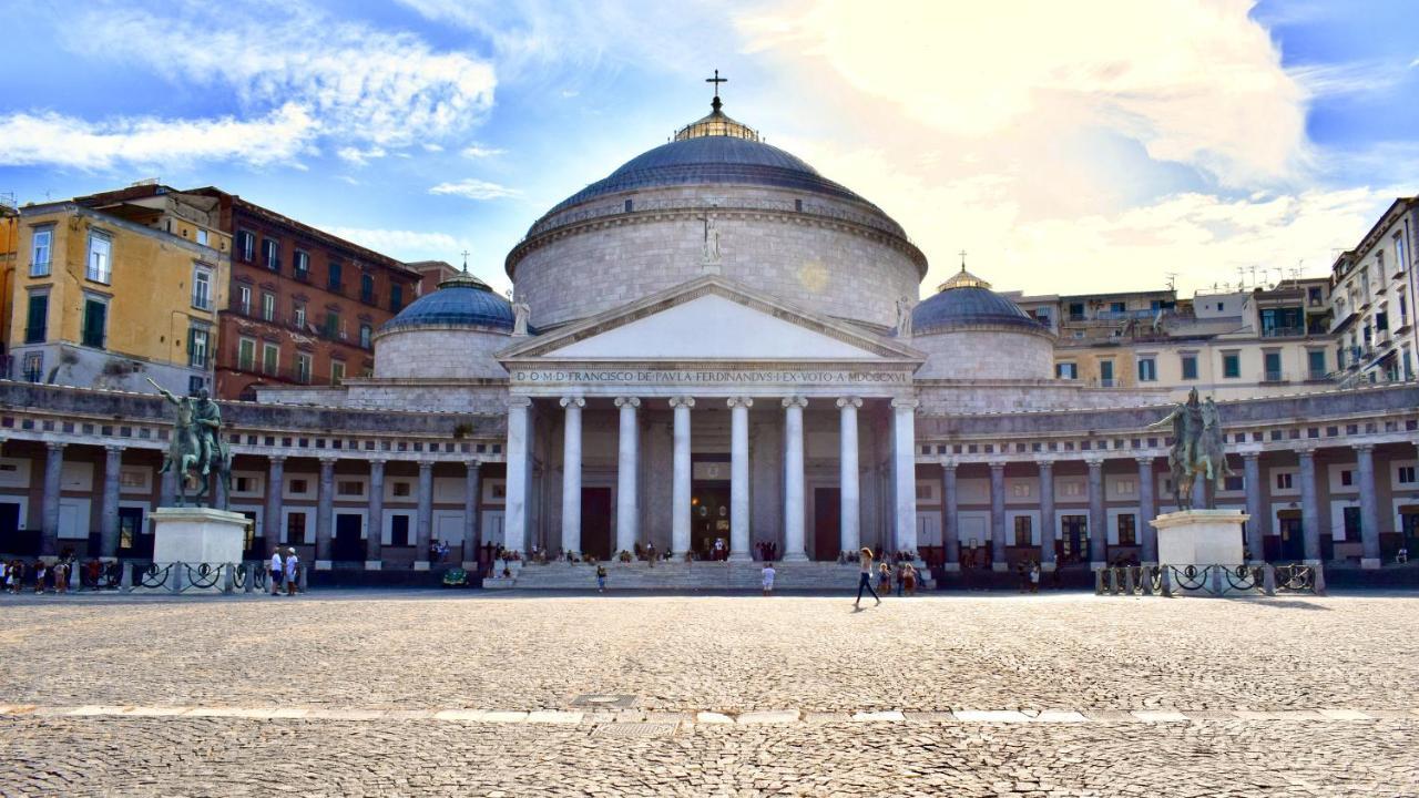 Grande & Caratteristico Dietro La Cattedrale Naples Exterior photo